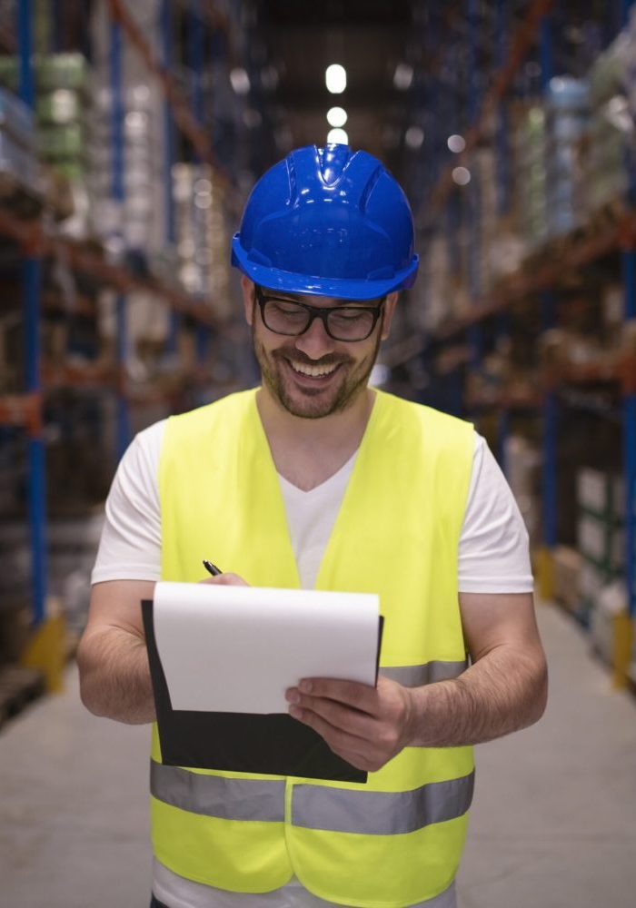 portrait-warehouse-worker-protective-uniform-checking-goods-distribution-market-scaled-quxnlezwfffa1tolqg7cl8yylorwlj4zj4uvm3dpu8